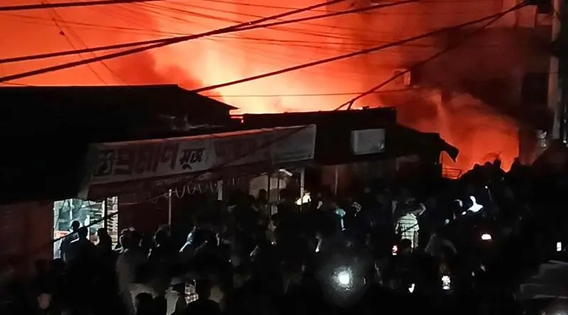 সুনামগঞ্জে ভয়াবহ আগুনে ছাই ৮ দোকান সুনামগঞ্জে ভয়াবহ আগুনে ছাই ৮ দোকান