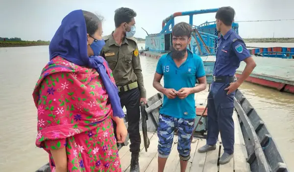 কালনী নদী থেকে বালু উত্তোলণ