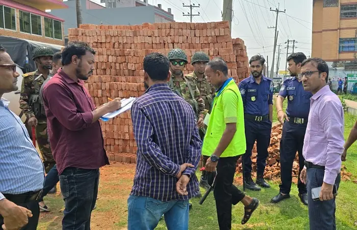 নবীগঞ্জে ফুটপাত দখল: ১৪ মামলা, জরিমানা ২.৭৭ লাখ নবীগঞ্জে ফুটপাত দখল: ১৪ মামলা, জরিমানা ২.৭৭ লাখ