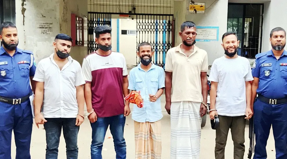 আজমিরীগঞ্জে ইয়াবাসহ আটক পাঁচজন আজমিরীগঞ্জে ইয়াবাসহ আটক পাঁচজন