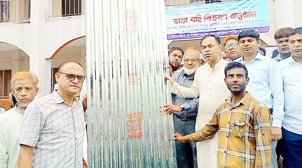 শান্তিগঞ্জে অসহায়দের ঘর নির্মাণে সহায়তা