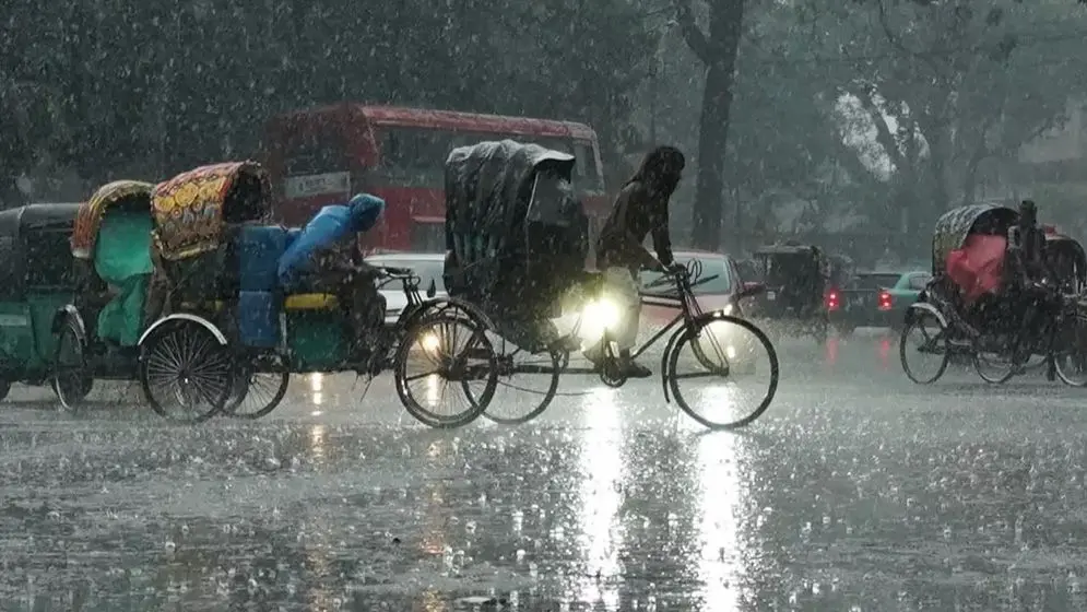 সিলেটে টানা ভারী বৃষ্টির শঙ্কা, সতর্কতা জারি সিলেটে অতি ভারী বৃষ্টির আভাস