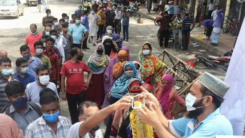 দ্রব্যমূল্যের চাপে সিলেটবাসীর আশ্রয় টিসিবি দ্রব্যমূল্যের চাপে সিলেটবাসীর আশ্রয় টিসিবি