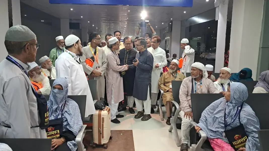 বিমানের নেটওয়ার্ক বাড়াতে ১৪ টি এয়ারক্রাফট ক্র‍য় করেছে সরকার: বাণিজ্যমন্ত্রী