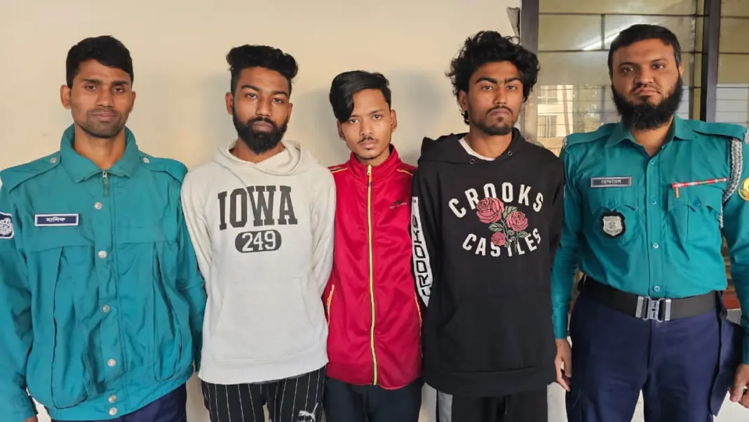 সিলেটে ৭ ছিনতাইকারী গ্রেপ্তার, ৪ জন বহিরাগত সিলেটে ৭ ছিনতাইকারী গ্রেপ্তার, ৪ জন বহিরাগত