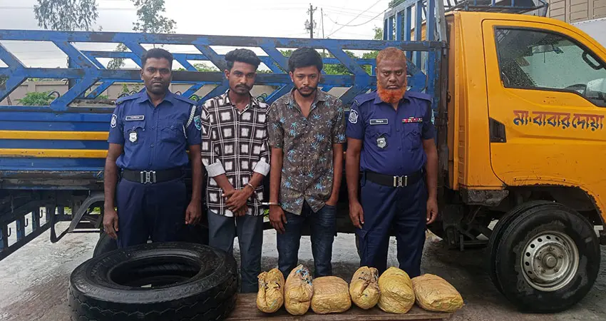 চুনারুঘাটে ৯ কেজি গাঁজাসহ পিকআপ জব্দ, আটক ১ চুনারুঘাটে ৯ কেজি গাঁজাসহ পিকআপ জব্দ, আটক ১