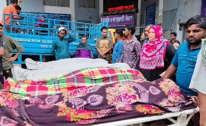 সিলেটে সড়কে নিহতদের মরদেহ বহনে অ্যাম্বুলেন্স সহায়তা দিল এসনিক