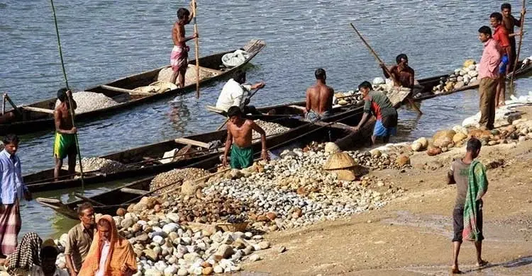 পাথর-বালু উত্তোলন নিয়ে আবারও আলোচনায় সিলেট