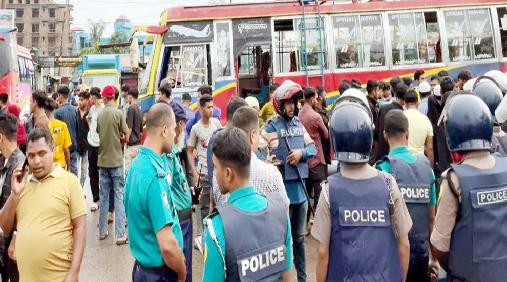 সিলেটে কঠোর পুলিশ, আ ট ক ১৩ হাজার ৯০০ যানবাহন