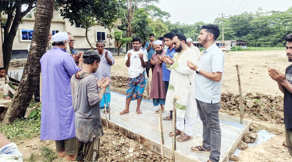 শান্তিগঞ্জের বড়মোহা গ্রামের মাদ্রাসা ও স্কুলের রাস্তা পাকাকরণ কাজের উদ্বোধন