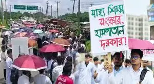 সিলেট-সুনামগঞ্জ সড়ক অ ব রো ধ করলো শিক্ষার্থীরা