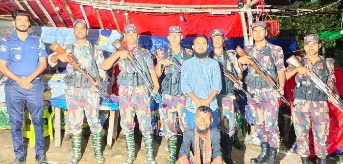 জাফলংয়ে গভীর রাতে অবৈধ বালু উত্তোলনে কারাদণ্ড জাফলংয়ে গভীর রাতে অবৈধ বালু উত্তোলনে কারাদণ্ড