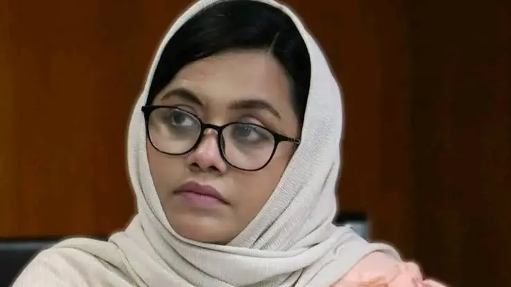 পুলিশ দল নয়, আইনের পথে চলুক: মাহমুদা মিতু পুলিশ দল নয়, আইনের পথে চলুক: মাহমুদা মিতু