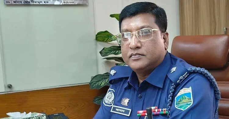 ওসি পরিচয়ে সিলেটে চাঁদাবাজি: পুলিশ প্রশাসনের কড়া সতর্কবার্তা ওসি পরিচয়ে সিলেটে চাঁদাবাজি: পুলিশ প্রশাসনের কড়া সতর্কবার্তা