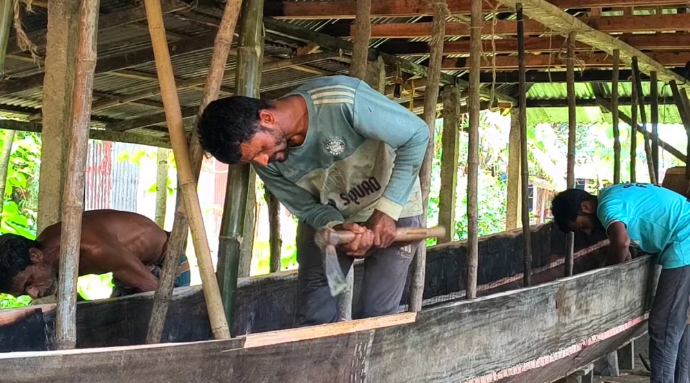 সুনামগঞ্জের মাইজবাড়ি: নৌকা তৈরির ঐতিহ্যবাহী গ্রাম সুনামগঞ্জের মাইজবাড়ি: নৌকা তৈরির ঐতিহ্যবাহী গ্রাম