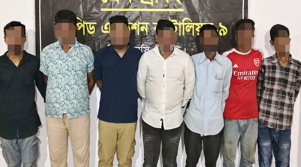 কদমতলীতে অভিযানে আটক ৭, অনলাইন জুয়ার অভিযোগ কদমতলীতে অভিযানে আটক ৭, অনলাইন জুয়ার অভিযোগ