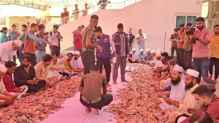 তৃতীয় দফায় চলছে শাহজালালের মাজারের টাকা গণনা তৃতীয় দফায় চলছে শাহজালালের মাজারের টাকা গণনা