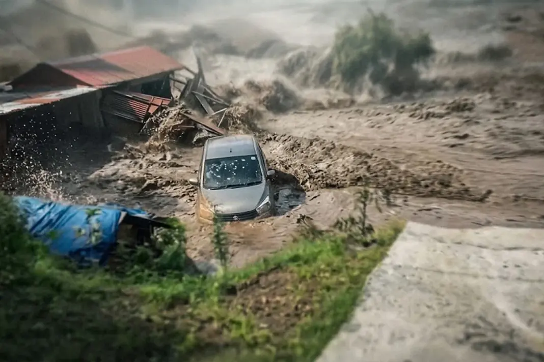 নেপালে ভয়াবহ বন্যা, মর্গেও নেই লাশ রাখার জায়গা