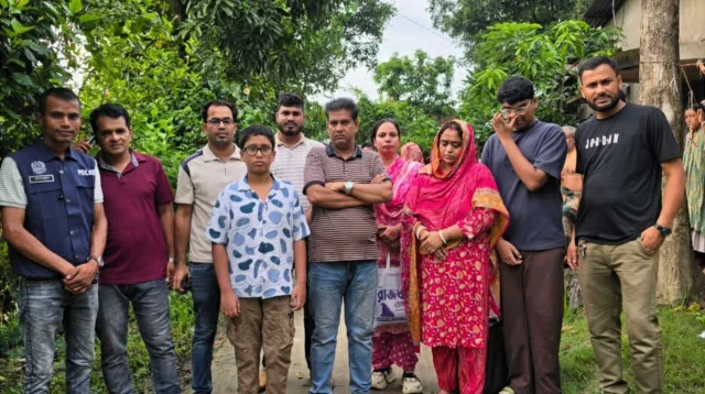 নিখোঁজ সেই স্বর্ণ ব্যবসায়ী সপরিবারে আটক