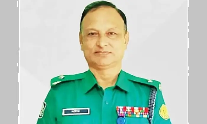 বিতর্কের মুখে মোগলাবাজার থানার ওসি মনির প্রত্যাহার বিতর্কের মুখে মোগলাবাজার থানার ওসি মনির প্রত্যাহার