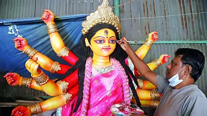 সিলেটে দুর্গাপূজায় ৬১৮ মণ্ডপে পুলিশের কঠোর নজরদারি সিলেটে এবার ৬৩৬ মণ্ডপে দুর্গাপূজার আয়োজন