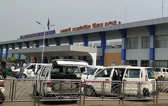 চিকিৎসকের সনদ না থাকায় সিলেটে অন্তঃসত্ত্বা নারীকে বিমানে উঠতে বাধা চিকিৎসকের সনদ না থাকায় সিলেটে অন্তঃসত্ত্বা নারীকে বিমানে উঠতে বাধা